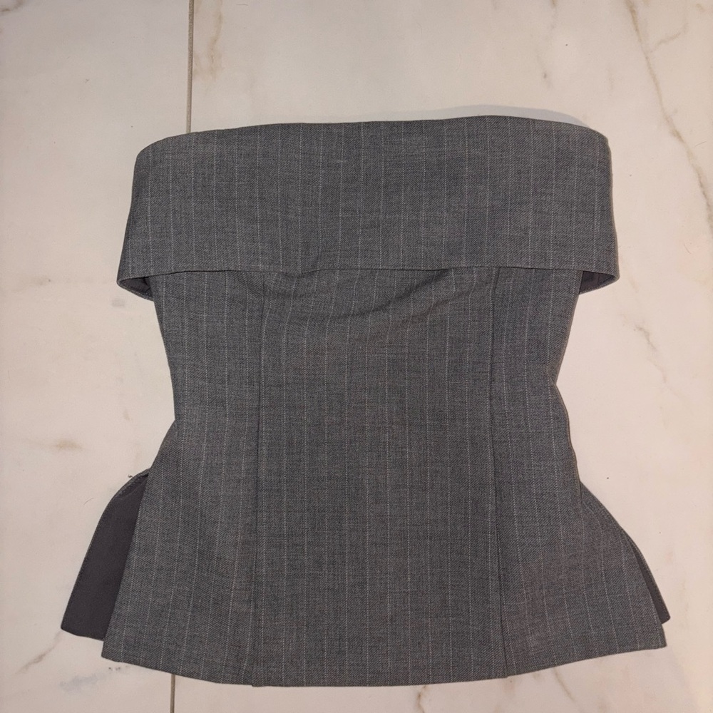 Babaton Gray Strapless Top